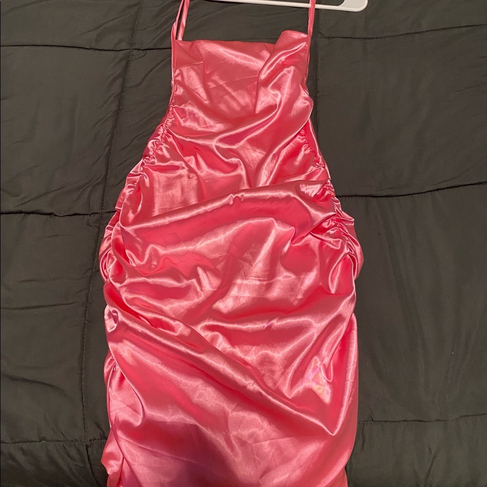 Pretty in pink dress 💗